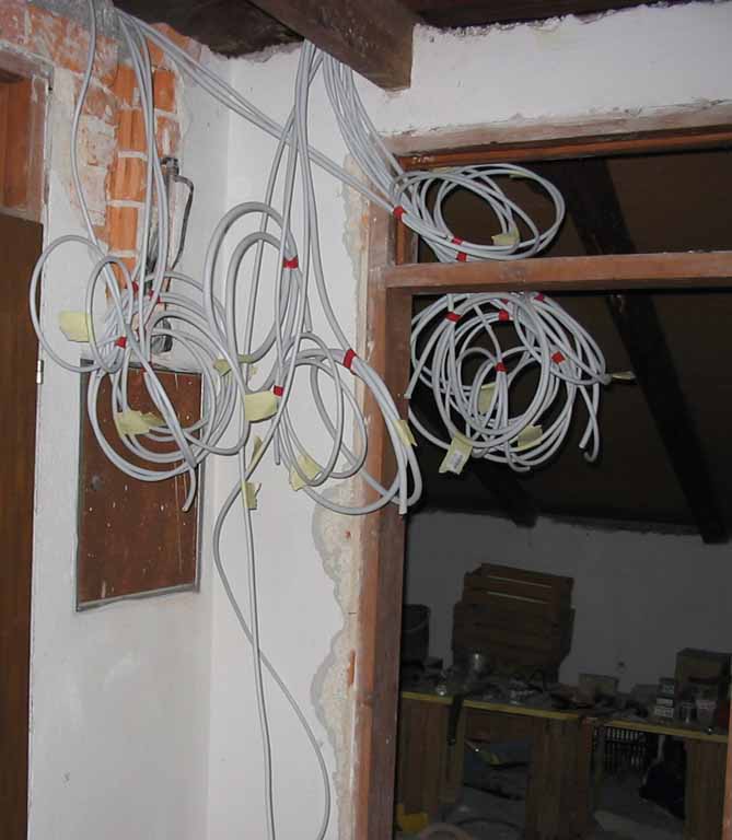 Podstreha v ruševinah