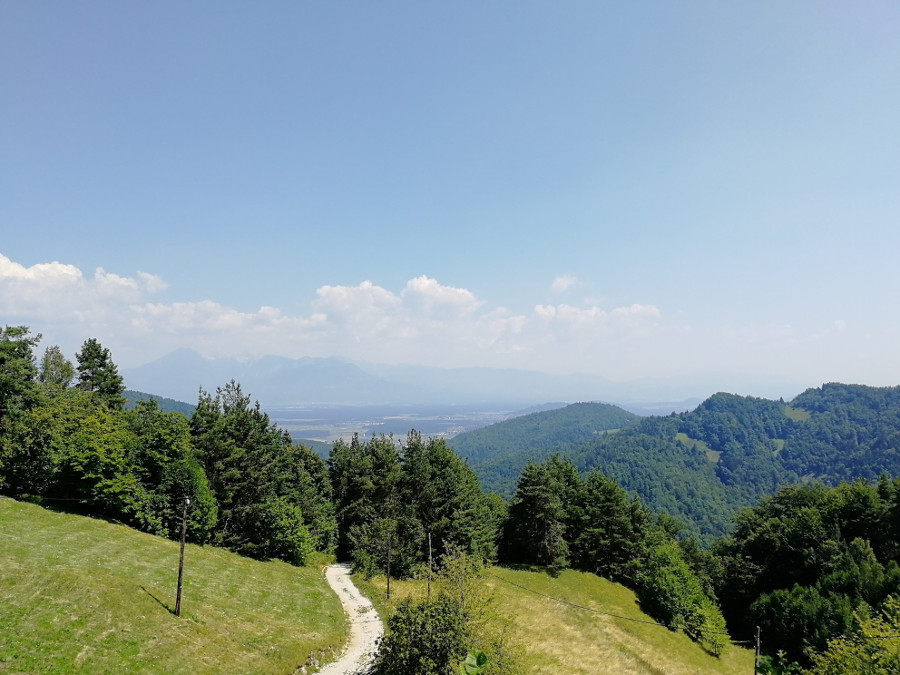 Pogled proti Medvodam