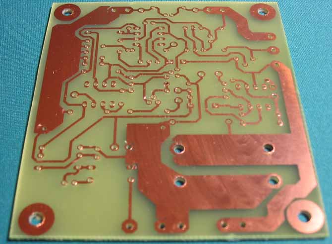 Fotografija vezja pogled od spodaj